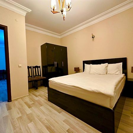 Hotel Tsereteli 巴统 外观 照片