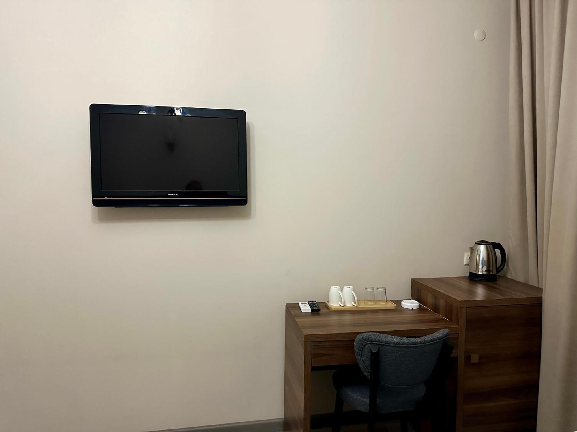 Hotel Tsereteli 巴统 外观 照片