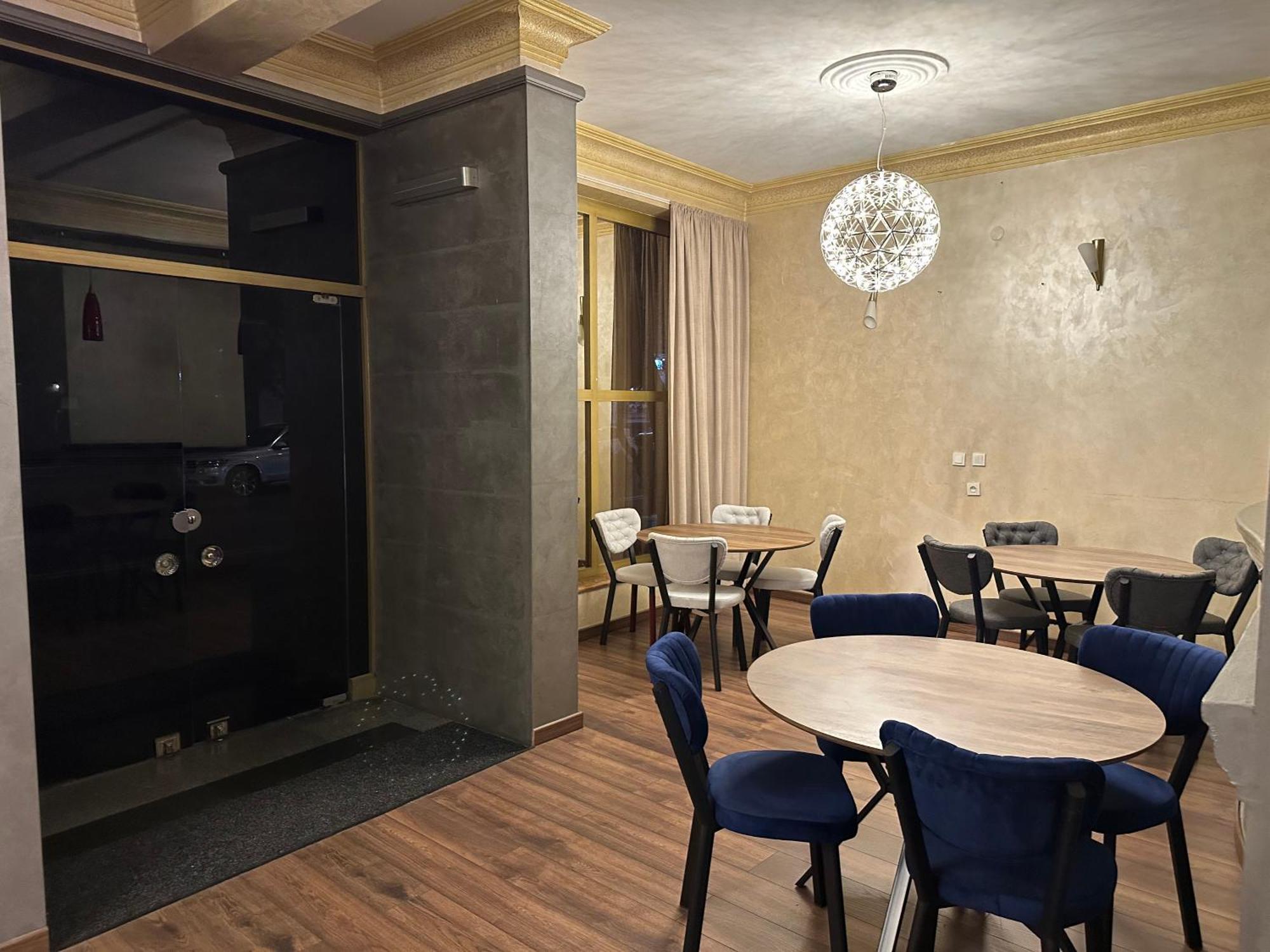 Hotel Tsereteli 巴统 外观 照片